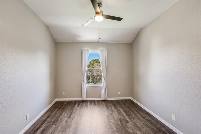 Building Photo - 4712 Lake George Ln