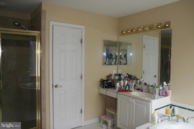 Building Photo - 20925 Cheyenne Terrace