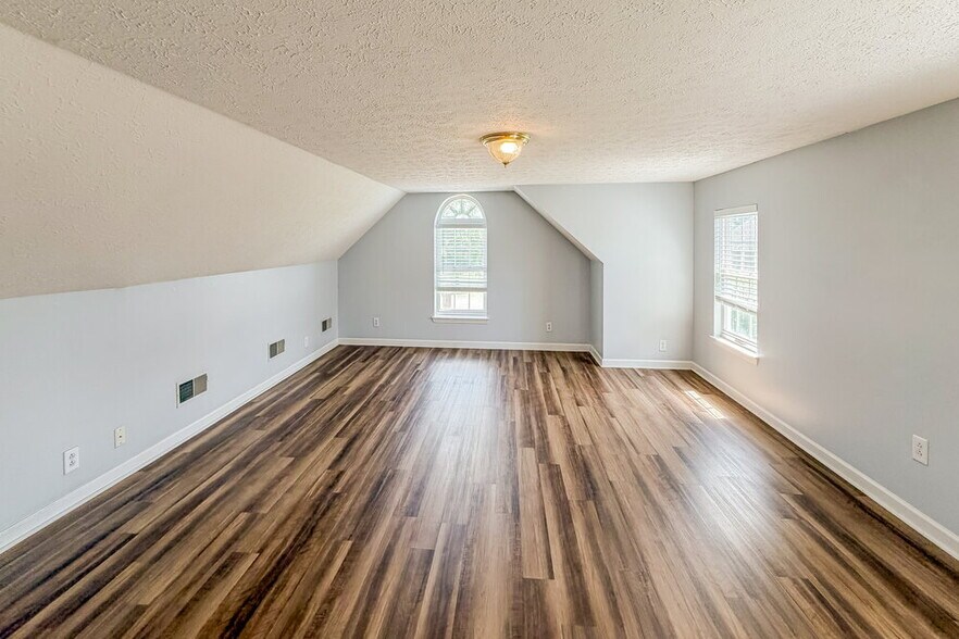 Building Photo - 608 Winthrop Ave