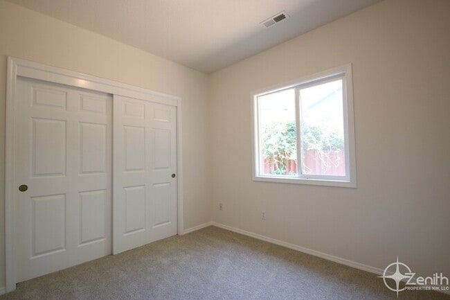 Building Photo - 18608 SE 13th Cir