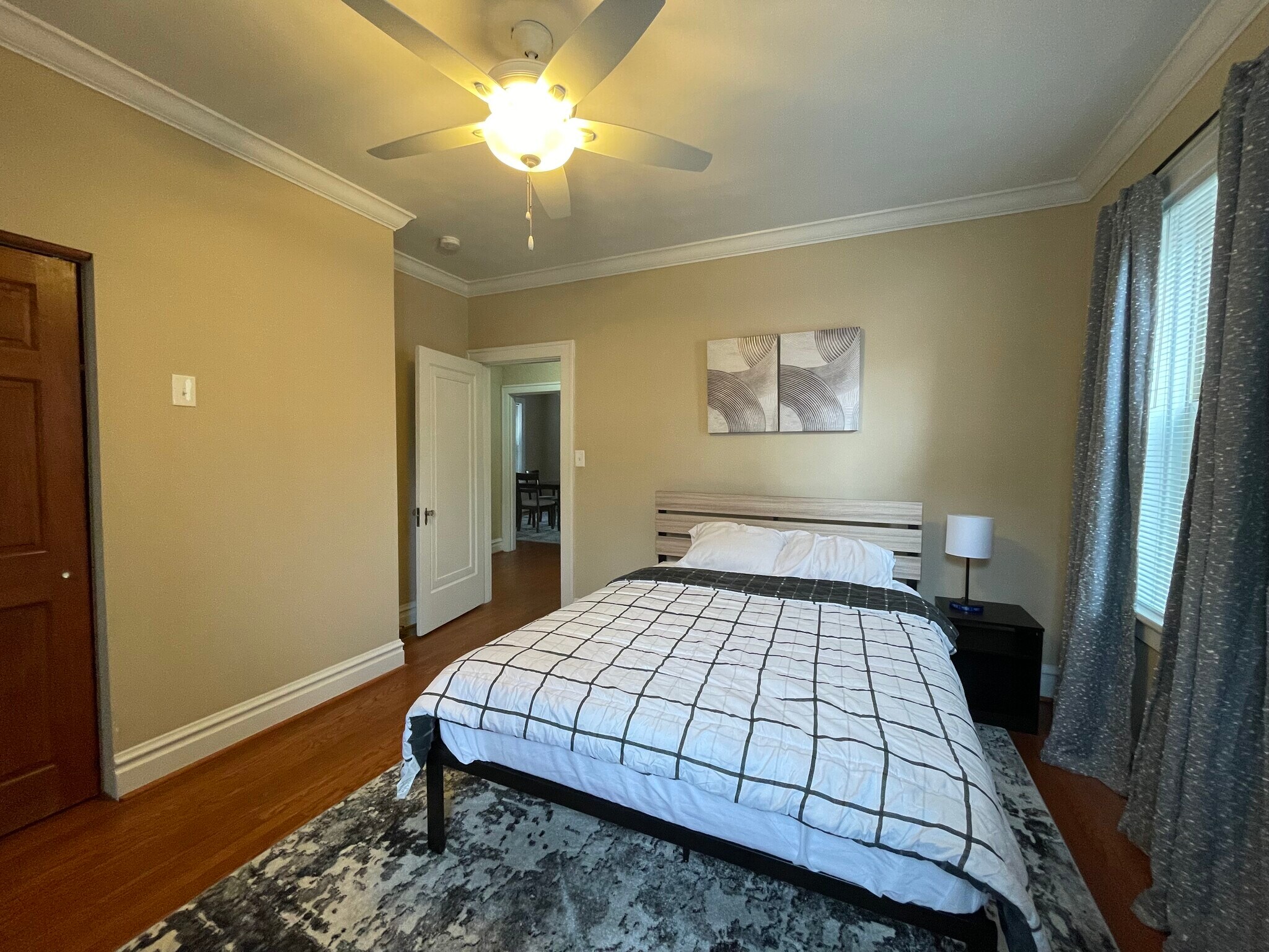BR 2-2 - 7139 Amherst Ave