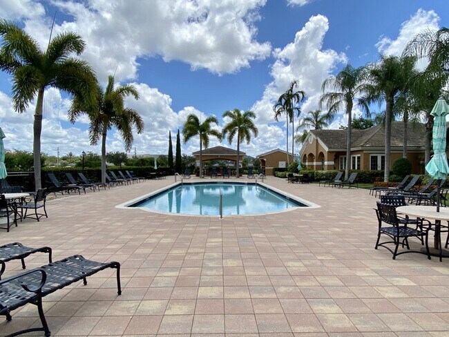 Building Photo - 1840 Florida Club Cir