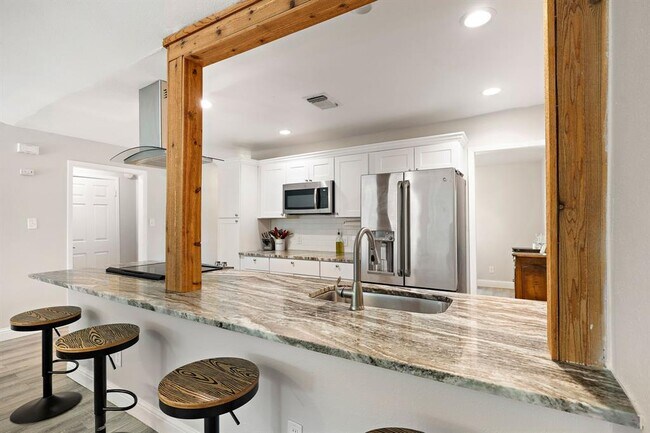 Building Photo - 1009 Rolling Green Cir