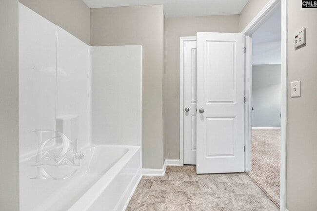 Building Photo - 131 Hunters Grove Dr