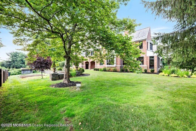 Building Photo - 18 Sheraton Ln