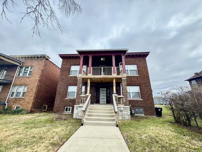 Primary Photo - 222 Kenilworth St