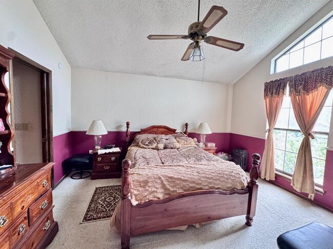 Building Photo - 2825 Tealwood Dr