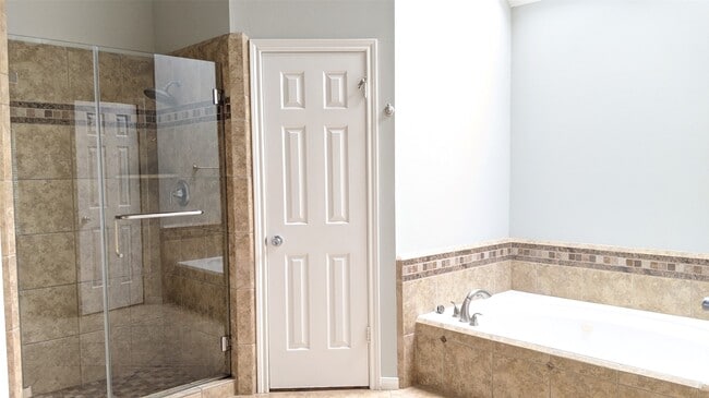 Building Photo - 1918 Shadow Forest Dr