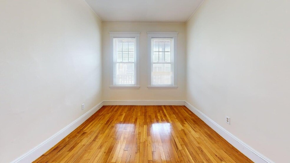 Building Photo - 202 Baker St