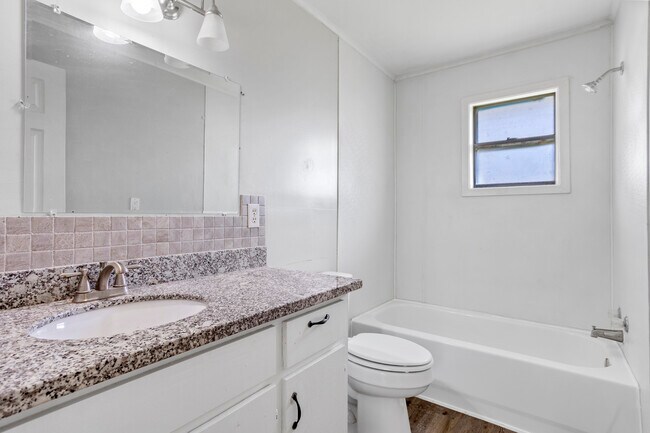 Building Photo - 732 Murbelle Rd