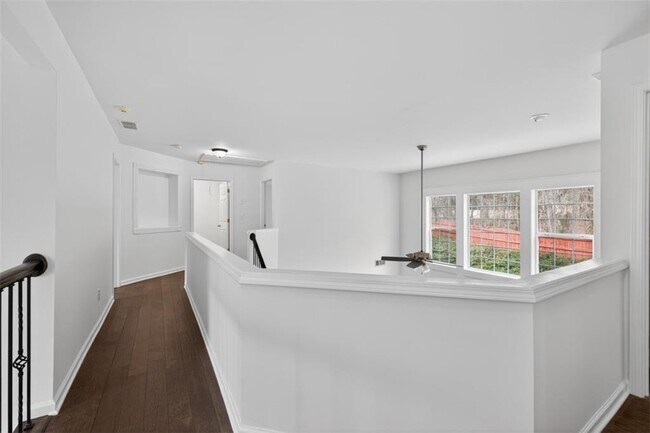 Building Photo - 5008 Bethpage Dr NE