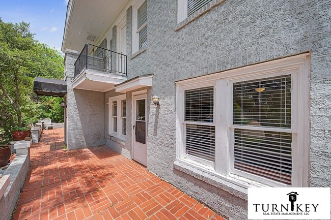 Building Photo - Spacious 2BR/2BA on the Bricks — Walk to Lucile's & the Cultural District