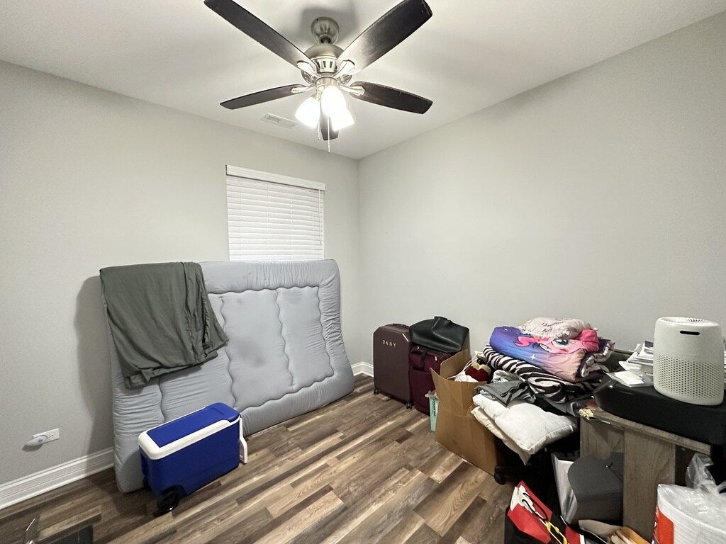 Building Photo - 4117 S Michigan Ave