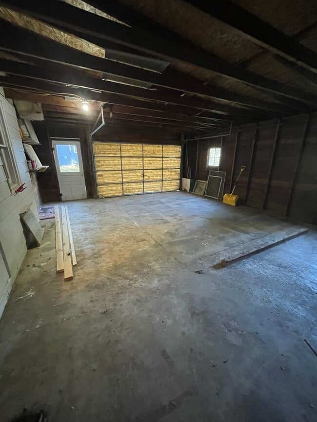 Building Photo - Four Bedroom Single Family Home in Delphi