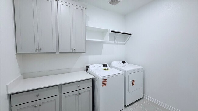 Building Photo - 14029 Alfafar Ct