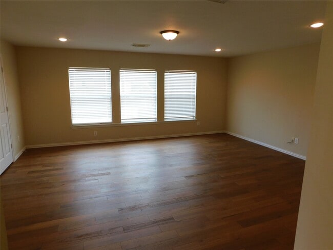 Building Photo - 5527 Baron Ridge Ln