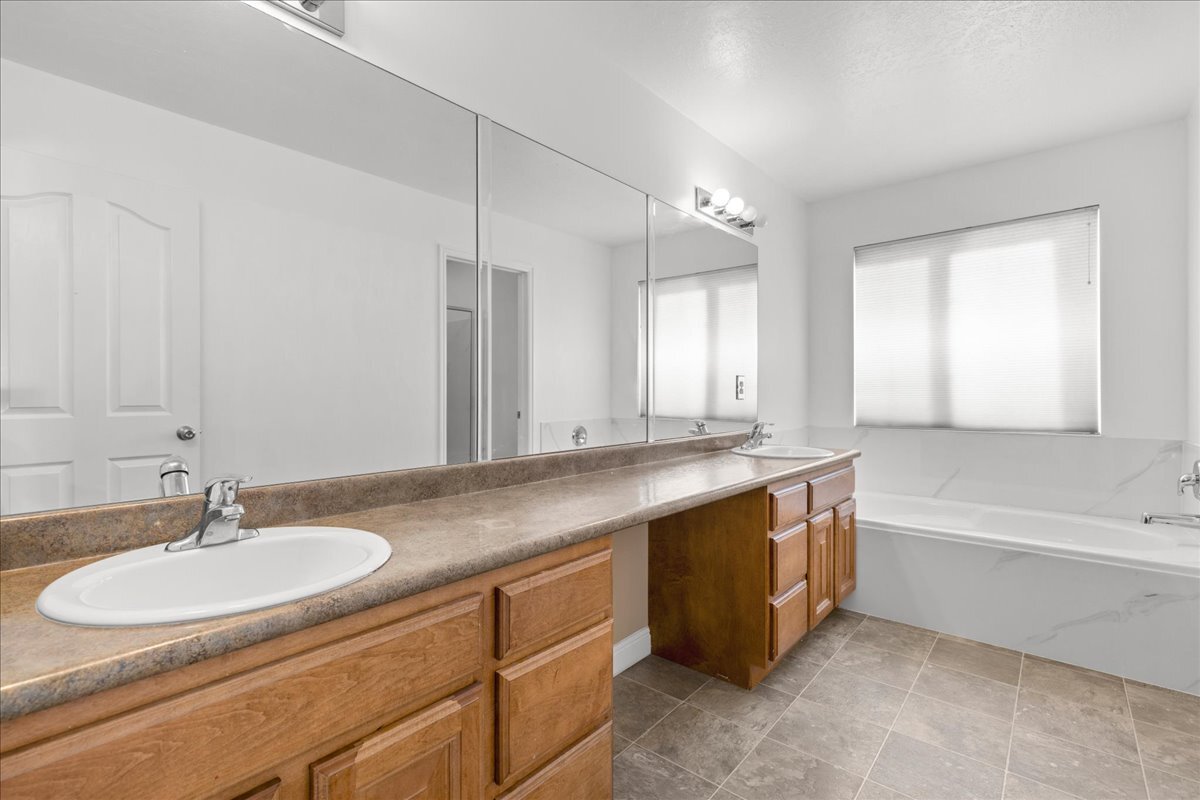 Building Photo - 12431 S Iron Sight Way