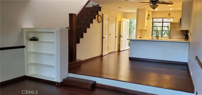 Building Photo - 3 Lakepines-