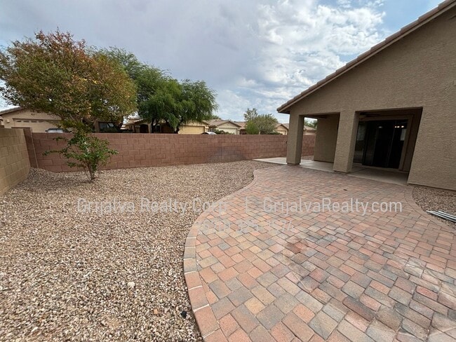 Building Photo - 4-Bedroom, 2 Bath House in Sycamore Park (...