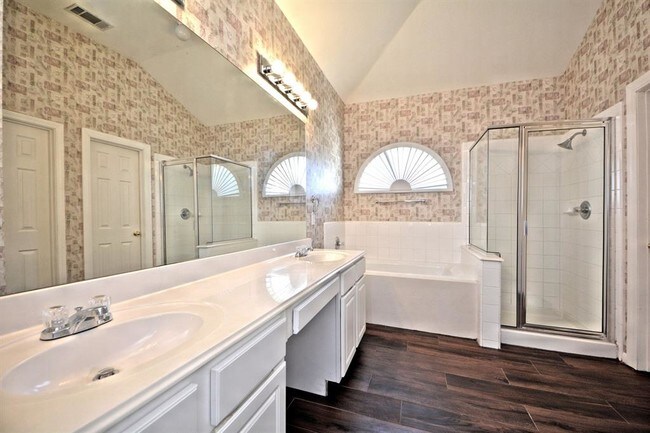 Building Photo - 1611 Winston Homestead Dr