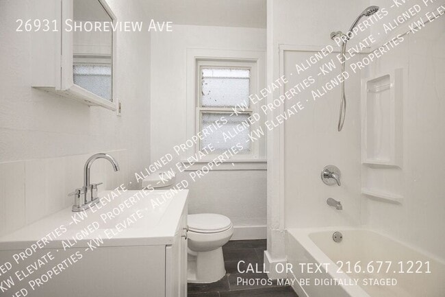 Building Photo - 26931 Shoreview Ave