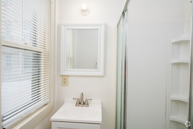 Interior Photo - Varsity Apartments