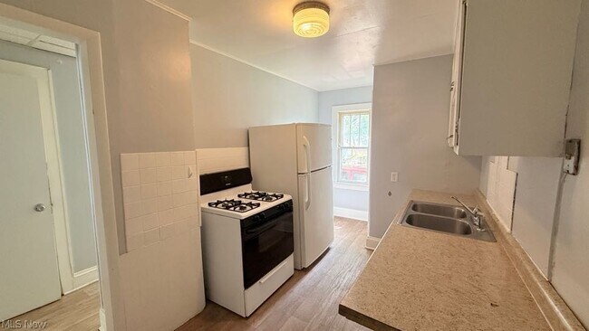 Building Photo - 1083 Stroman Ave
