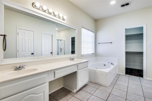 Building Photo - 5121 Timber Park Dr