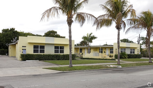 Primary Photo - Cass-Dan Apartments