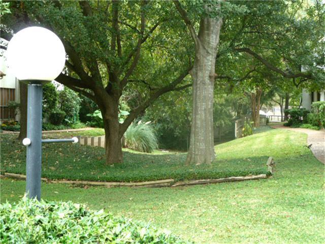 Building Photo - 2100 Tanglewilde St