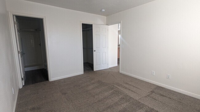 Building Photo - 2115 N 550 W