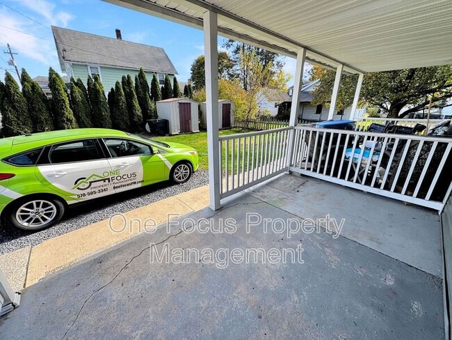 Building Photo - 1314 Dewey Ave