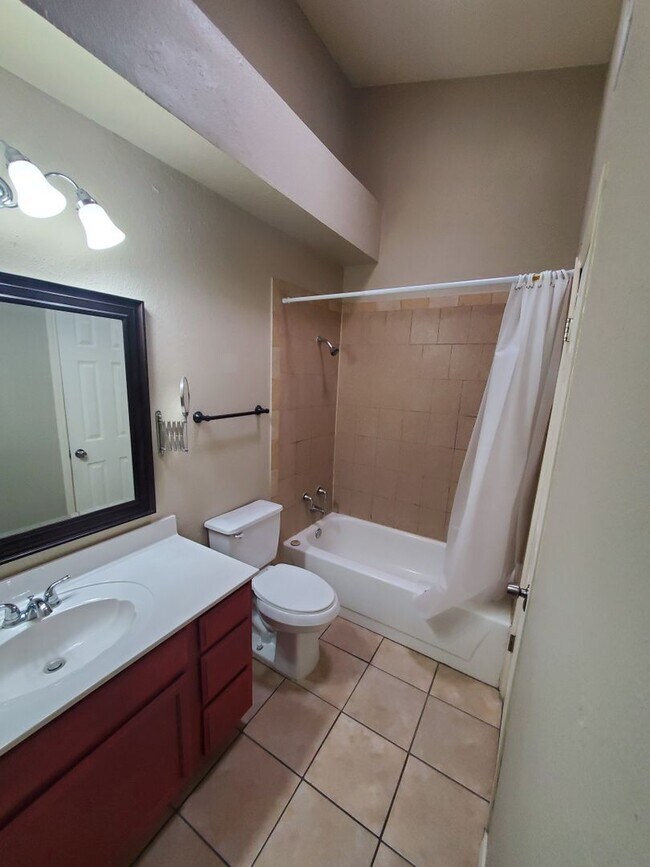 Building Photo - Eastside home for rent