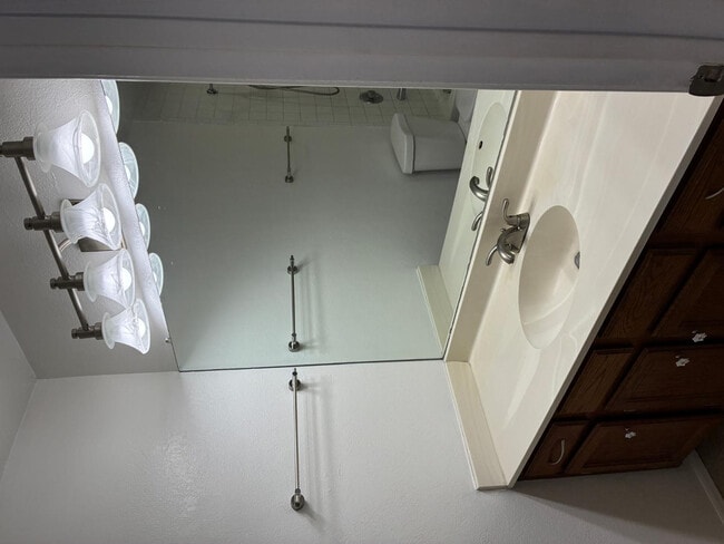 Building Photo - 5580 W Kesler St