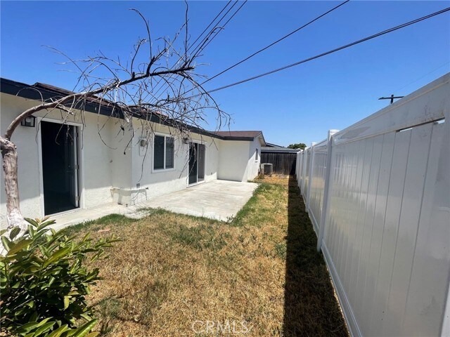 Building Photo - 2314 Felicia Ave