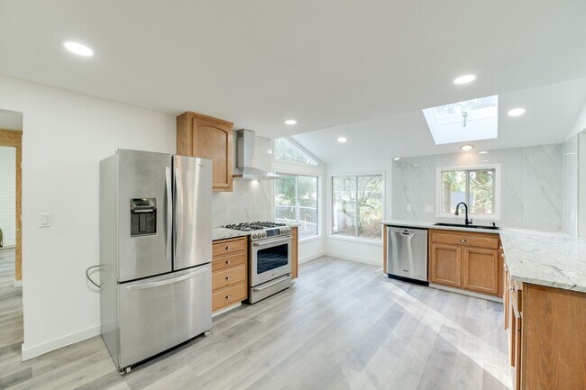 Building Photo - 12225 105th Ave NE