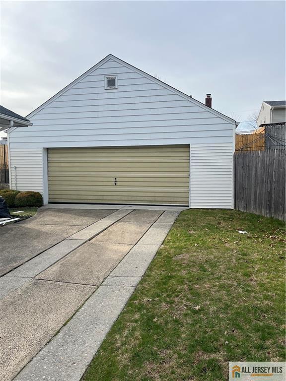 Building Photo - 102 Prentice Ave