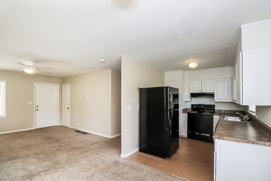 Building Photo - 3301 Howell Cir