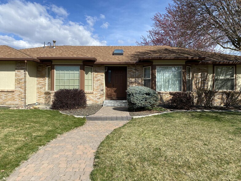 Primary Photo - 9835 W Alliance Dr