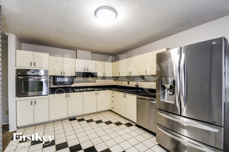 Building Photo - 612 Morewood Ct