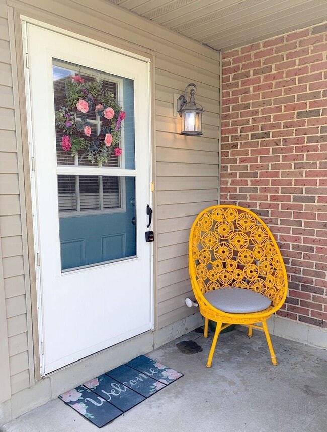 Building Photo - Short Term furnished rental available month to month