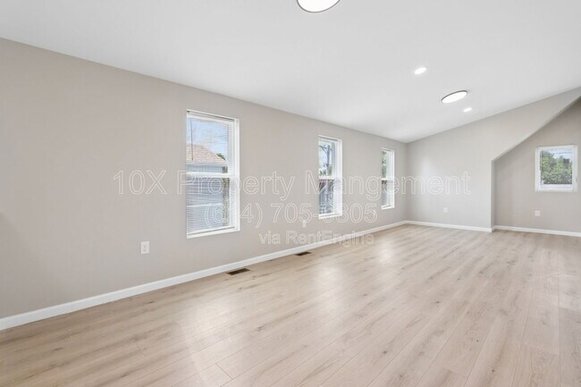 Building Photo - 1209 E Whittier St