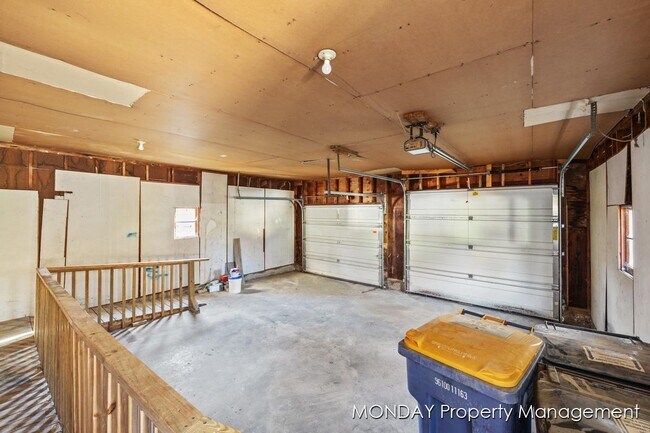 Building Photo - 945-947 Lancashire Ct SE