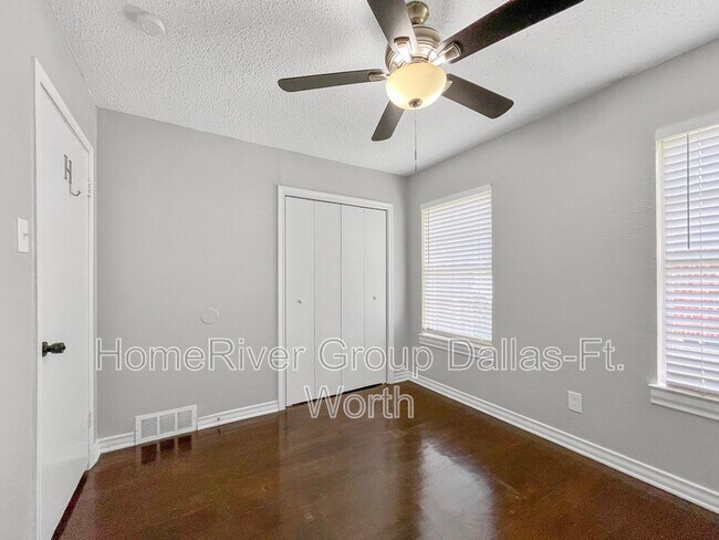 Building Photo - 2339 San Medina Ave