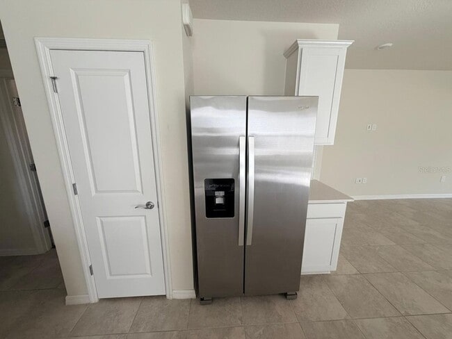 Building Photo - 3845 Blue Vale Dr