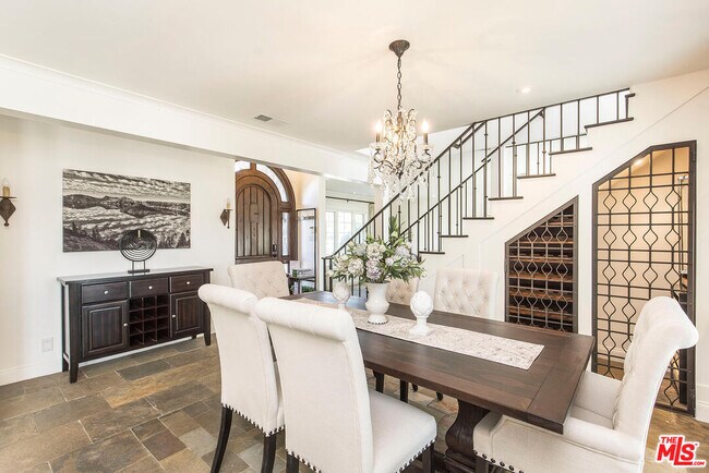 Building Photo - 17108 Oak View Dr