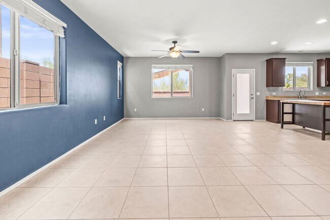 Building Photo - Welcome to Rancho Sahuarita!