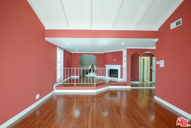 Building Photo - 3119 Hutton Dr