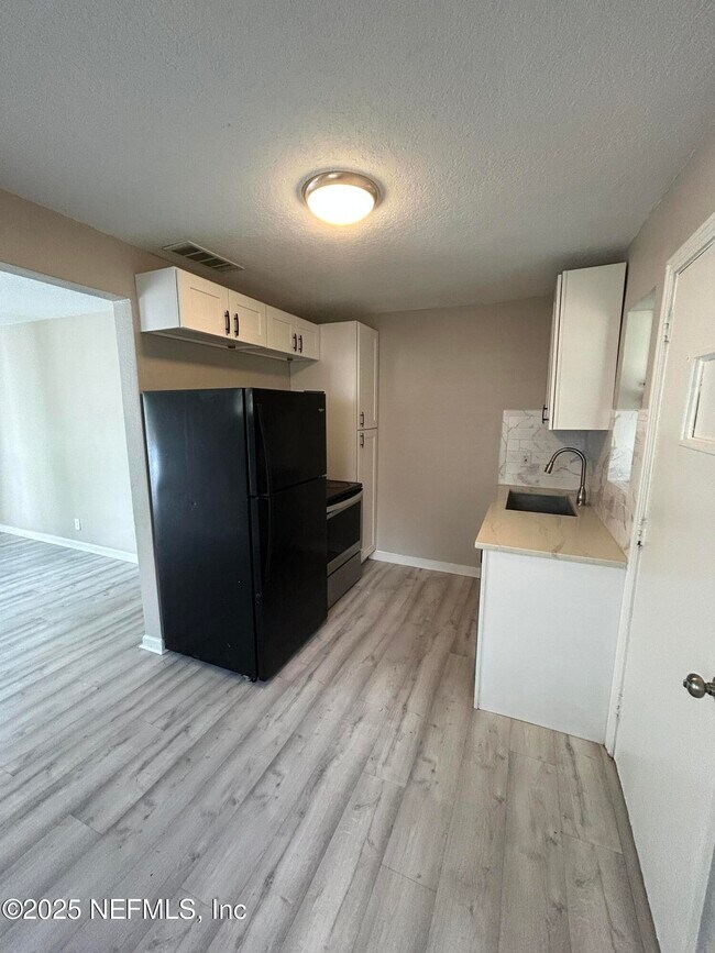 Building Photo - 5714 Belafonte Dr