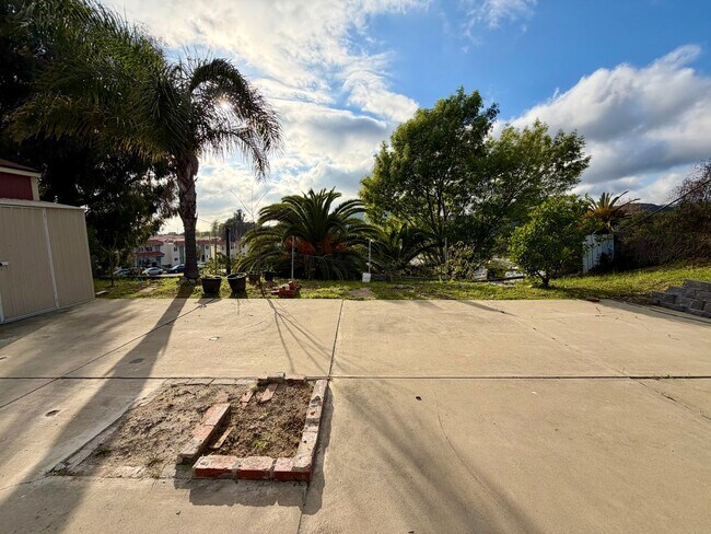 Building Photo - Charming 3 bedroom 2 bathroom house in Ventura!